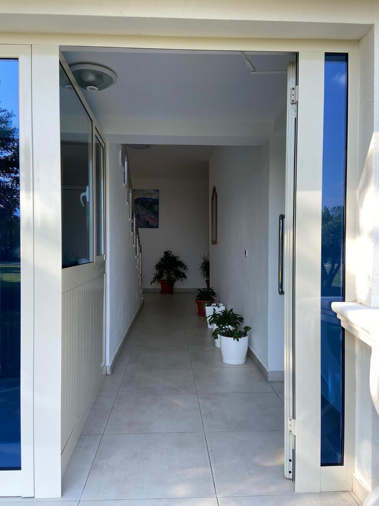 Apartment Sun Roll Baks-Rrjoll Ngoại thất bức ảnh